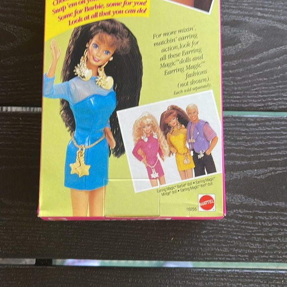 NRFB Earring Magic Brunette Barbie ✨ - Picture 8 of 13